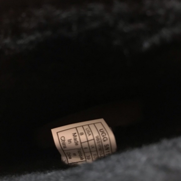 UGG CLASSIC SHORT STUD II Boots Size 8,10 - Picture 11 of 12